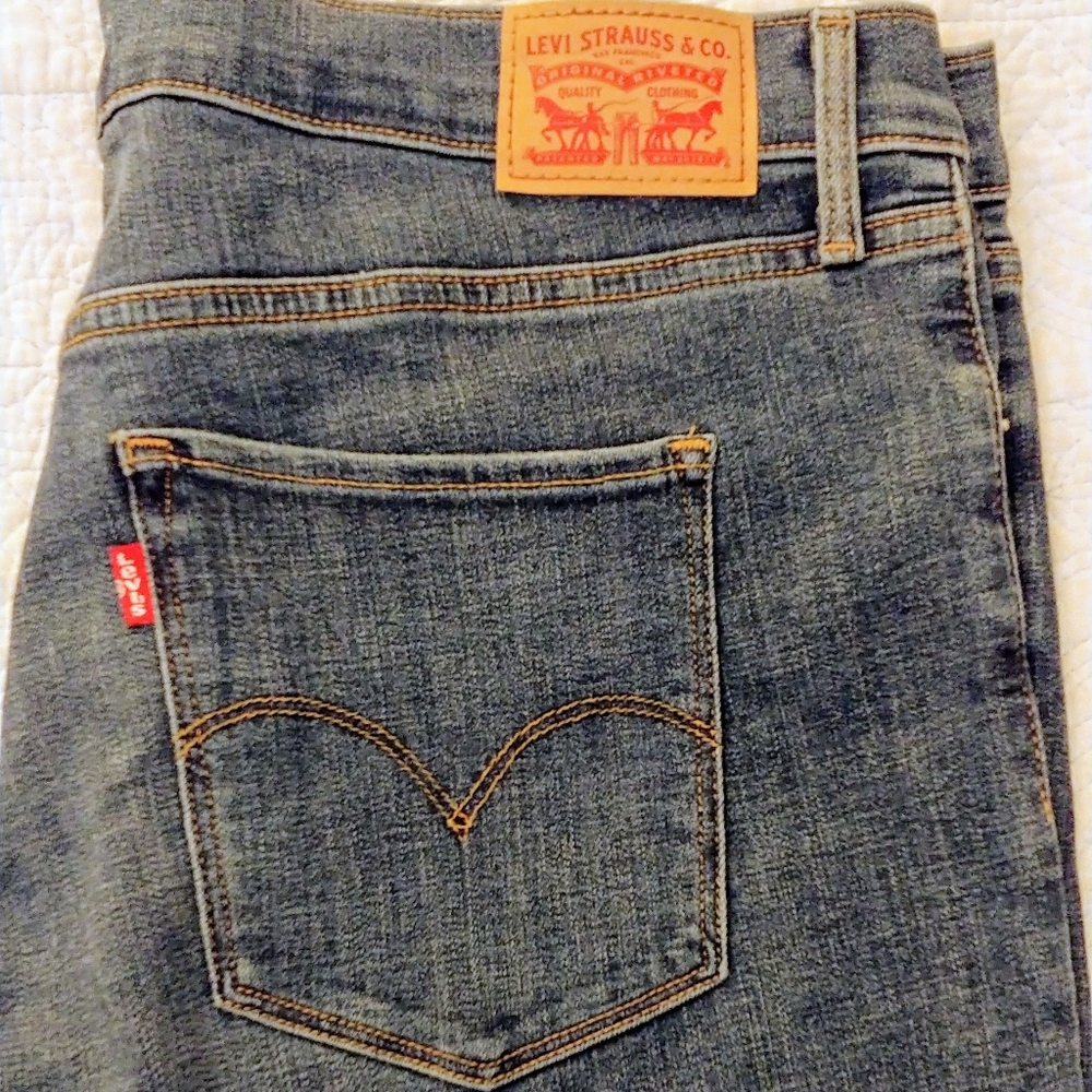 Levi's 311 Shaping Skinny